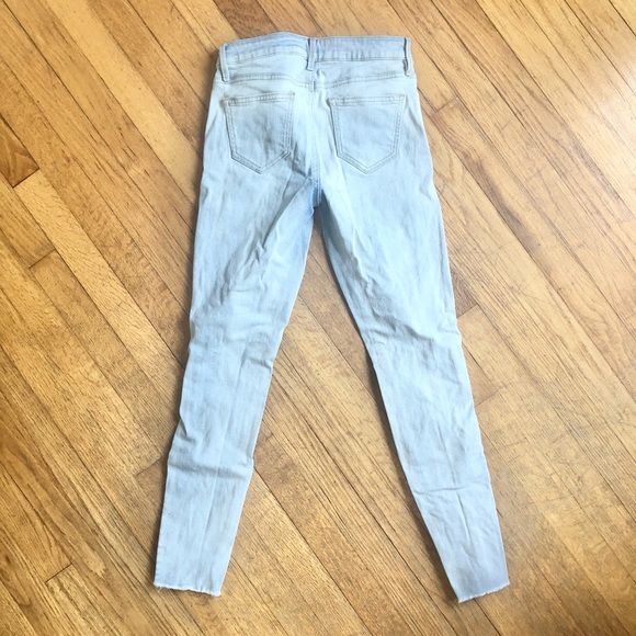 GUESS jeans light blue distressed skinny mid rise. - Picture 2 of 2